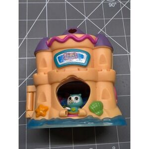 Squinkies Surprize Inside Beach Sandcastle Fold Out Playset with Figure Mini Toy